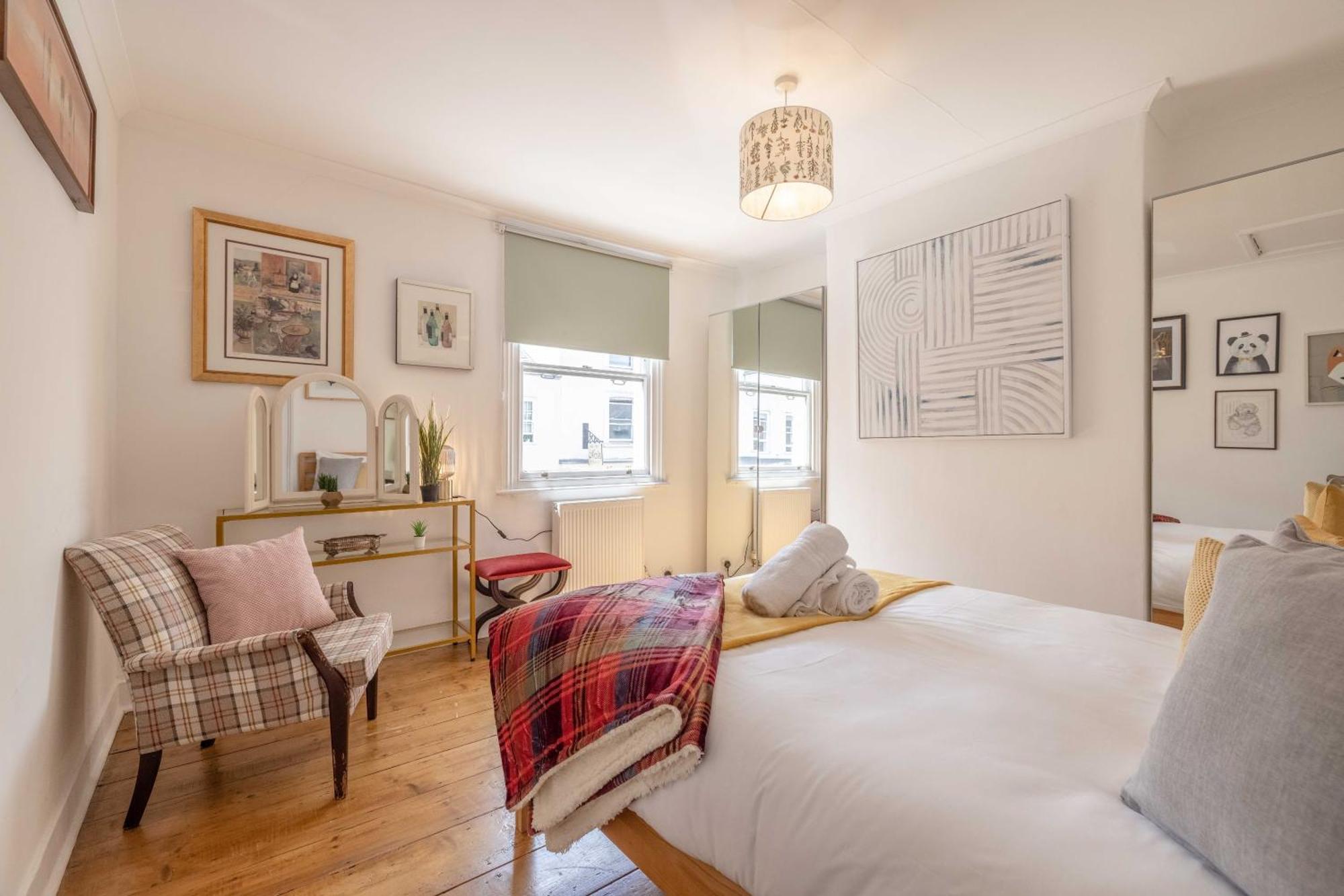 2Bed 2Bath Near Windsor